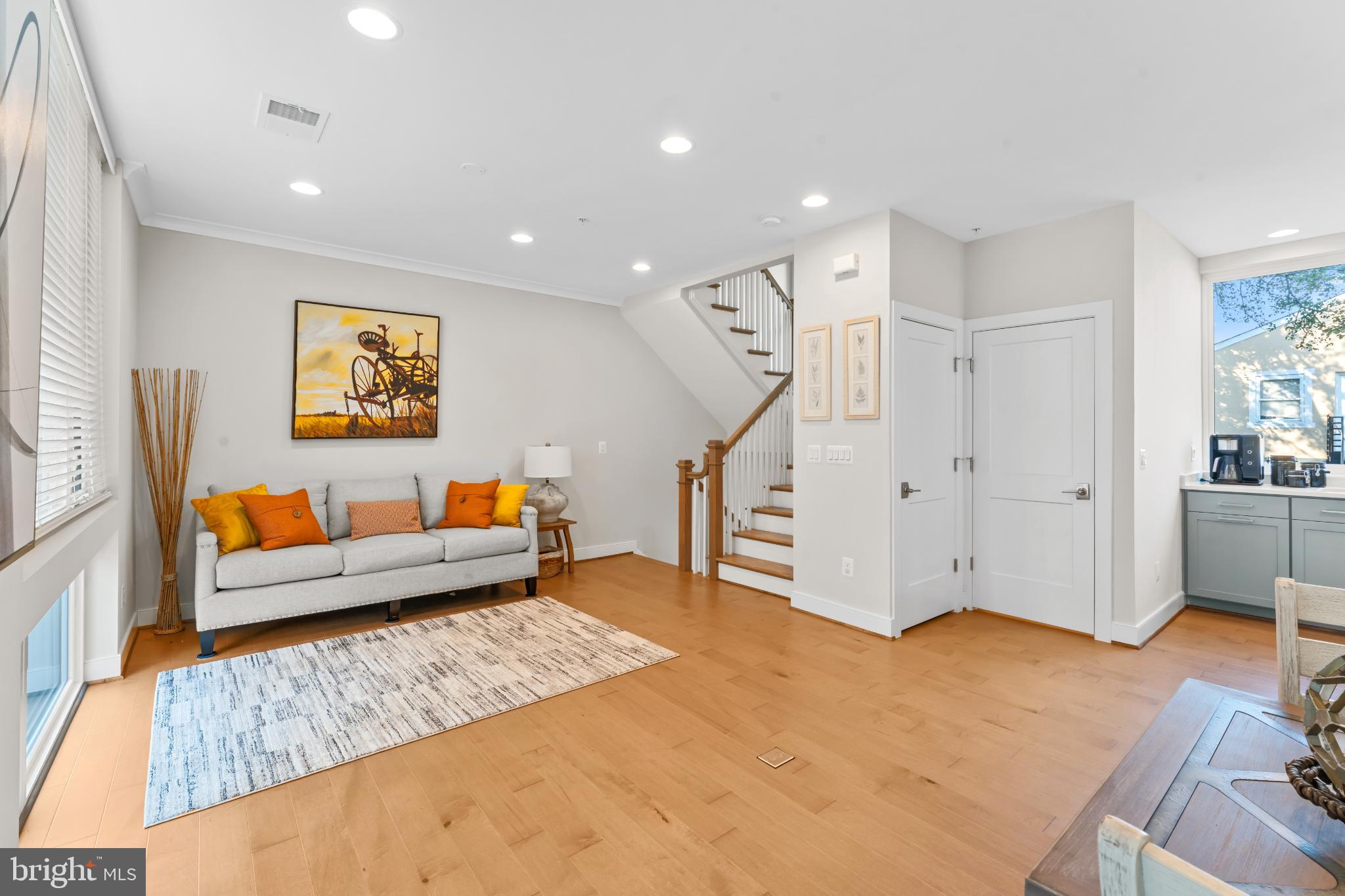 2823 24th Road South Arlington, VA 22206 - Photo 7 of 51 Bright and inviting living space with charm.