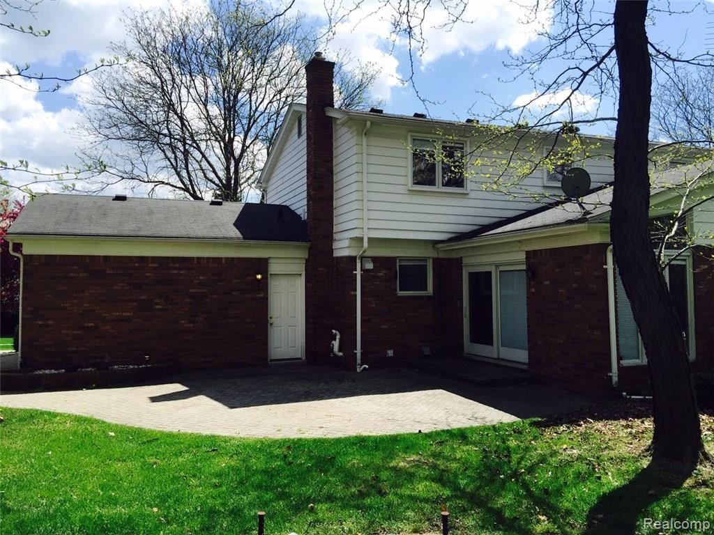 2462 Ridge Drive Troy, MI 48098 - Photo 5 of 6 FullSizeRender (5).jpg