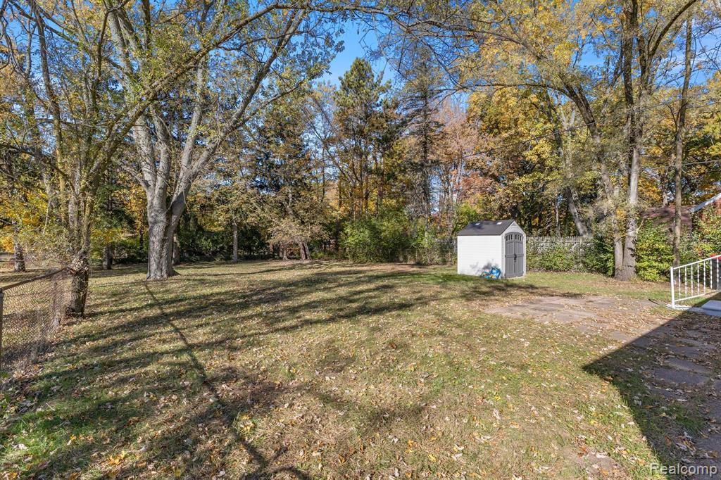 21475 Stahelin Road Southfield, MI 48075 - Photo 34 of 36