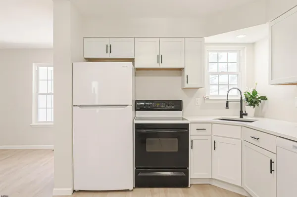 $239,900 | 307 London Court, Unit 307, Egg Harbor Township, NJ 08234
