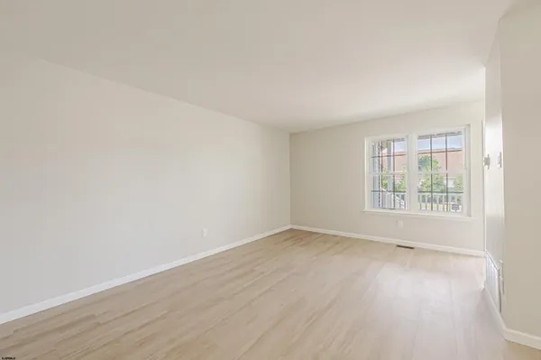 $239,900 | 307 London Court, Unit 307, Egg Harbor Township, NJ 08234