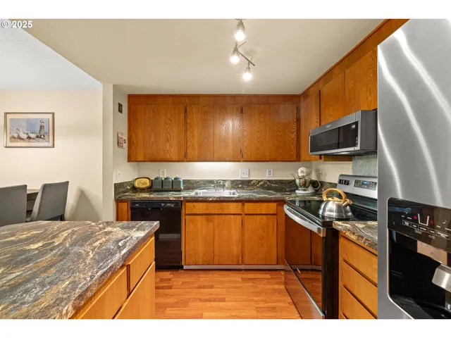 $264,900 | 14945 Northeast Sacramento Street, Unit 34, Portland, OR 97230