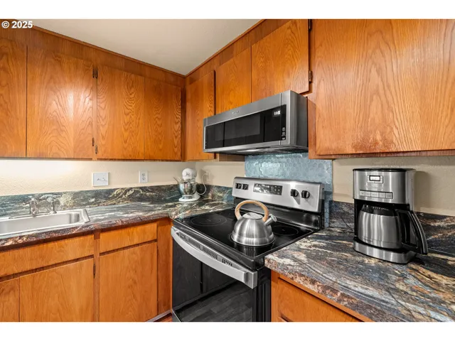 $264,900 | 14945 Northeast Sacramento Street, Unit 34, Portland, OR 97230