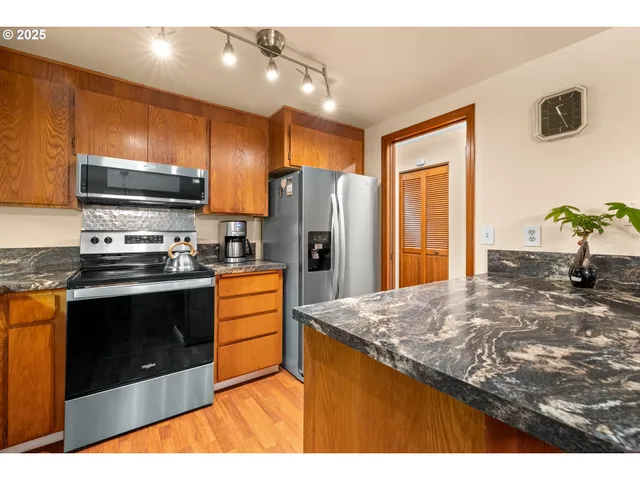 $264,900 | 14945 Northeast Sacramento Street, Unit 34, Portland, OR 97230