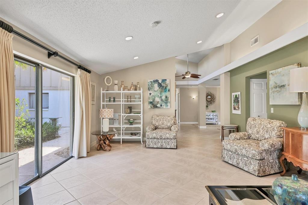 6412 Sun Eagle Lane Bradenton, FL 34210 - Photo 12 of 52