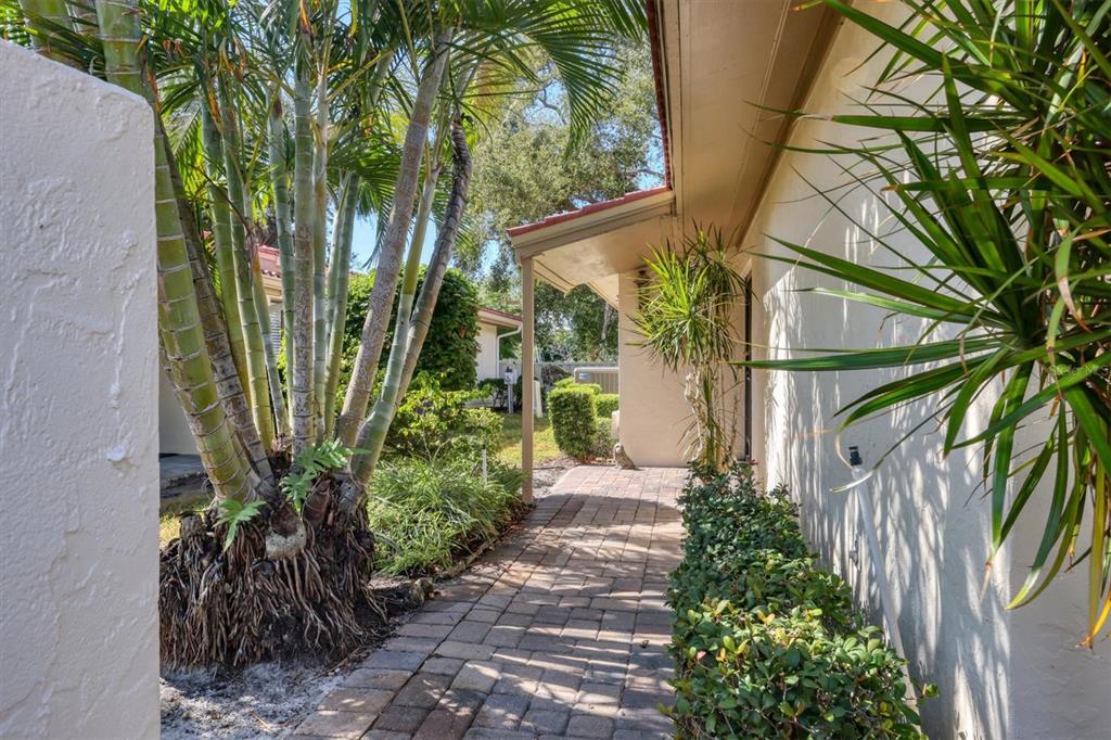 6412 Sun Eagle Lane Bradenton, FL 34210 - Photo 4 of 52