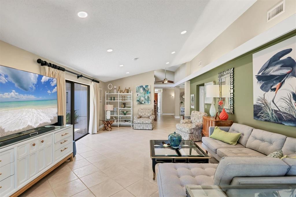 6412 Sun Eagle Lane Bradenton, FL 34210 - Photo 10 of 52