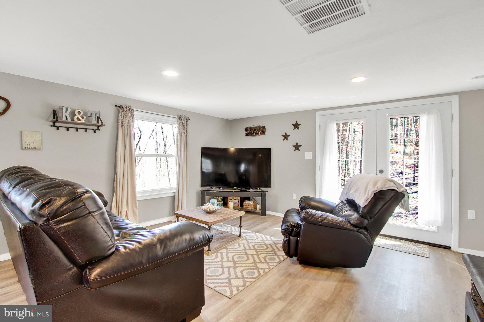 82 Riverview Road Delta, PA 17314 - Photo 7 of 23 Gallery Image 7