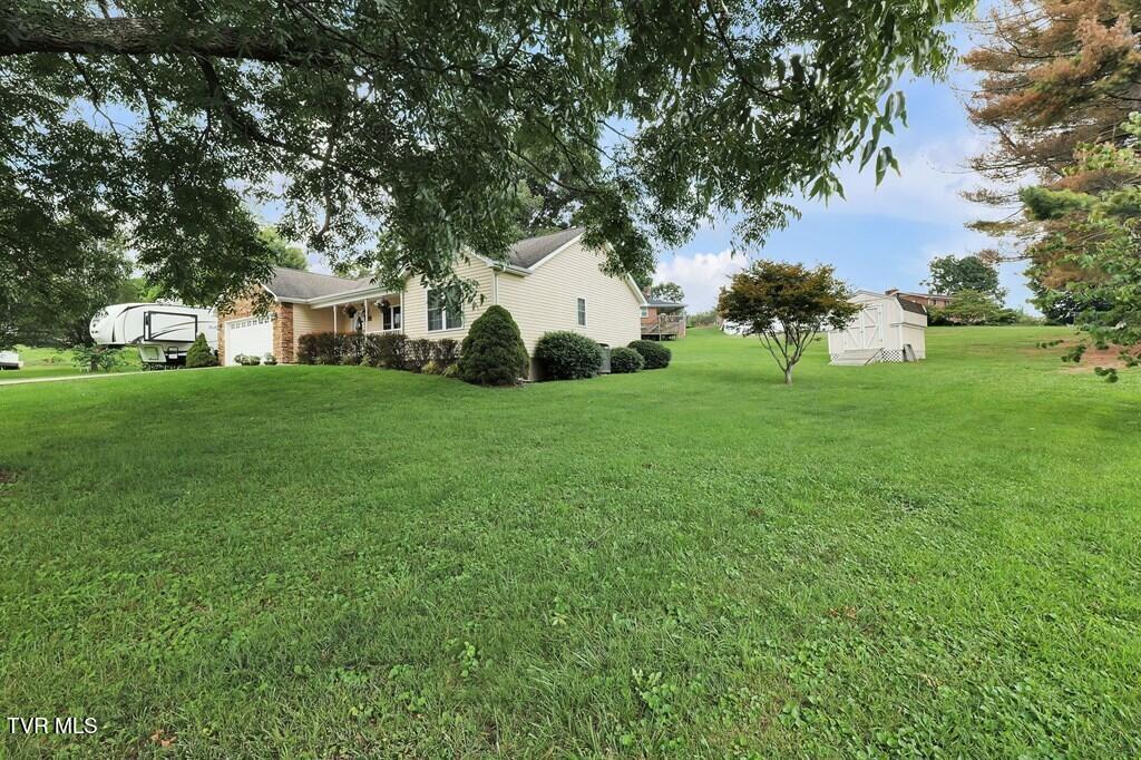 139 Comer Road Bristol, VA 24201 - Photo 3 of 28 26