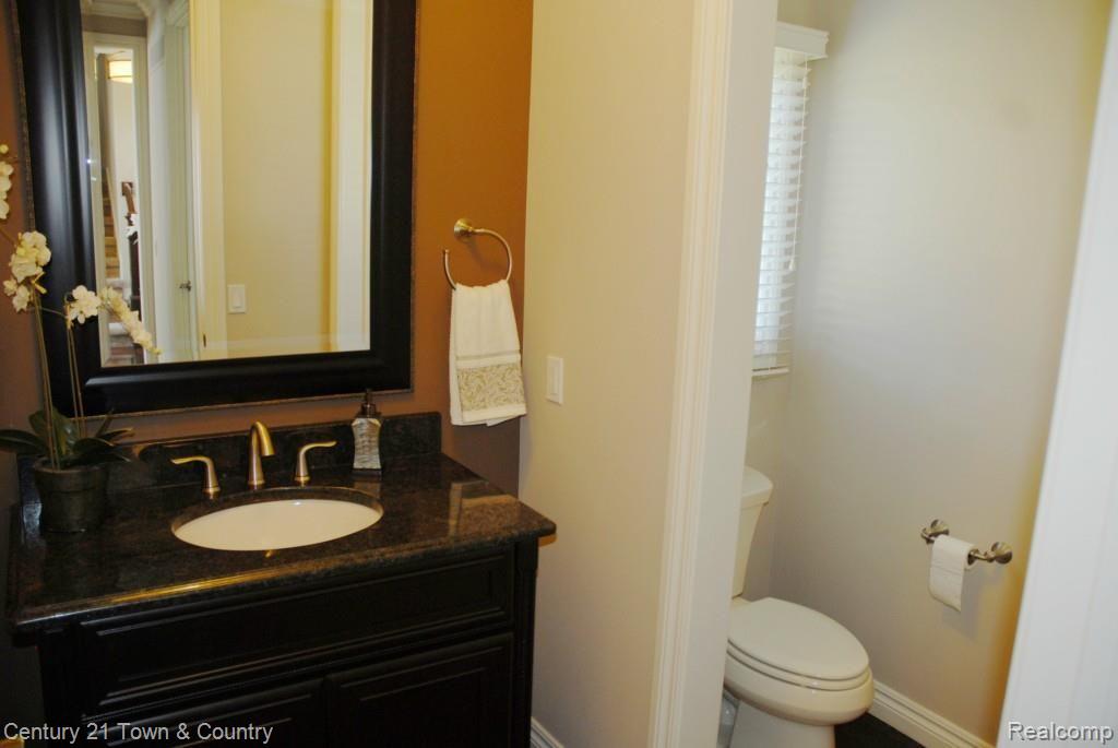 2947 South Addison Circle Rochester, MI 48306 - Photo 38 of 54 1st Floor Lav