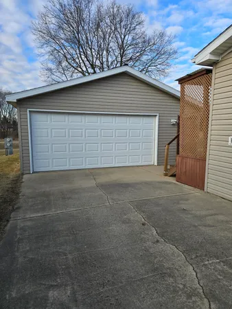 $74,900 | 5518 White Pine Lane, Roscoe, IL 61073