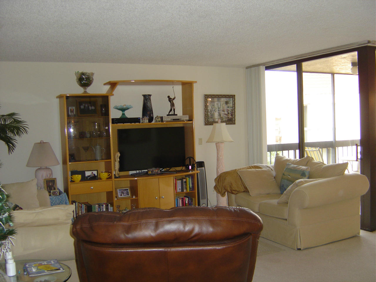 2255 Lindell Boulevard, Unit 4502 Delray Beach, FL 33444 - Photo 5 of 17 living room