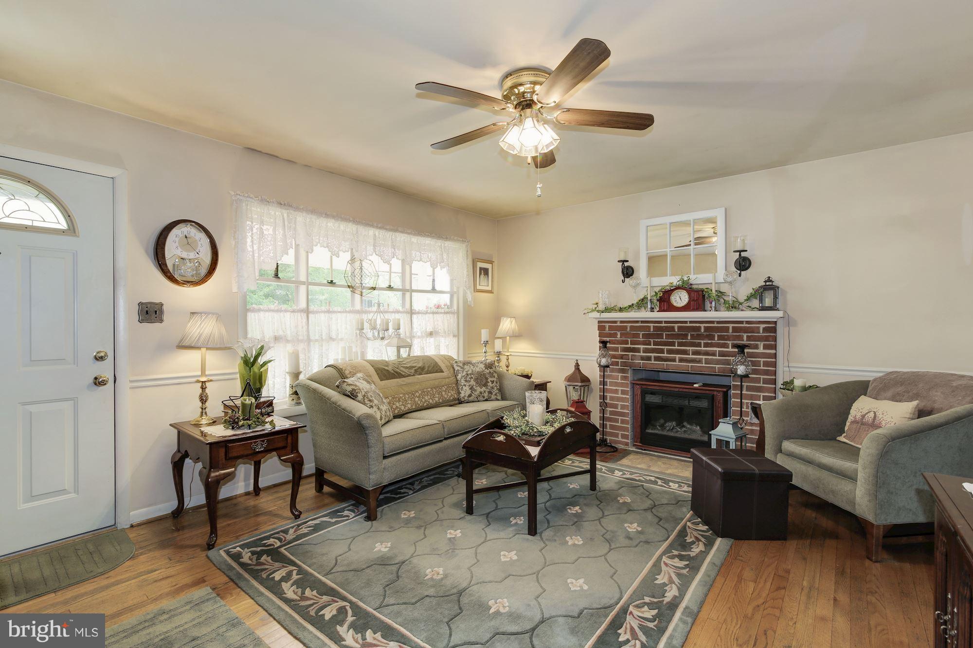 12708 Maple Street Silver Spring, MD 20904 - Photo 3 of 30 Living Room