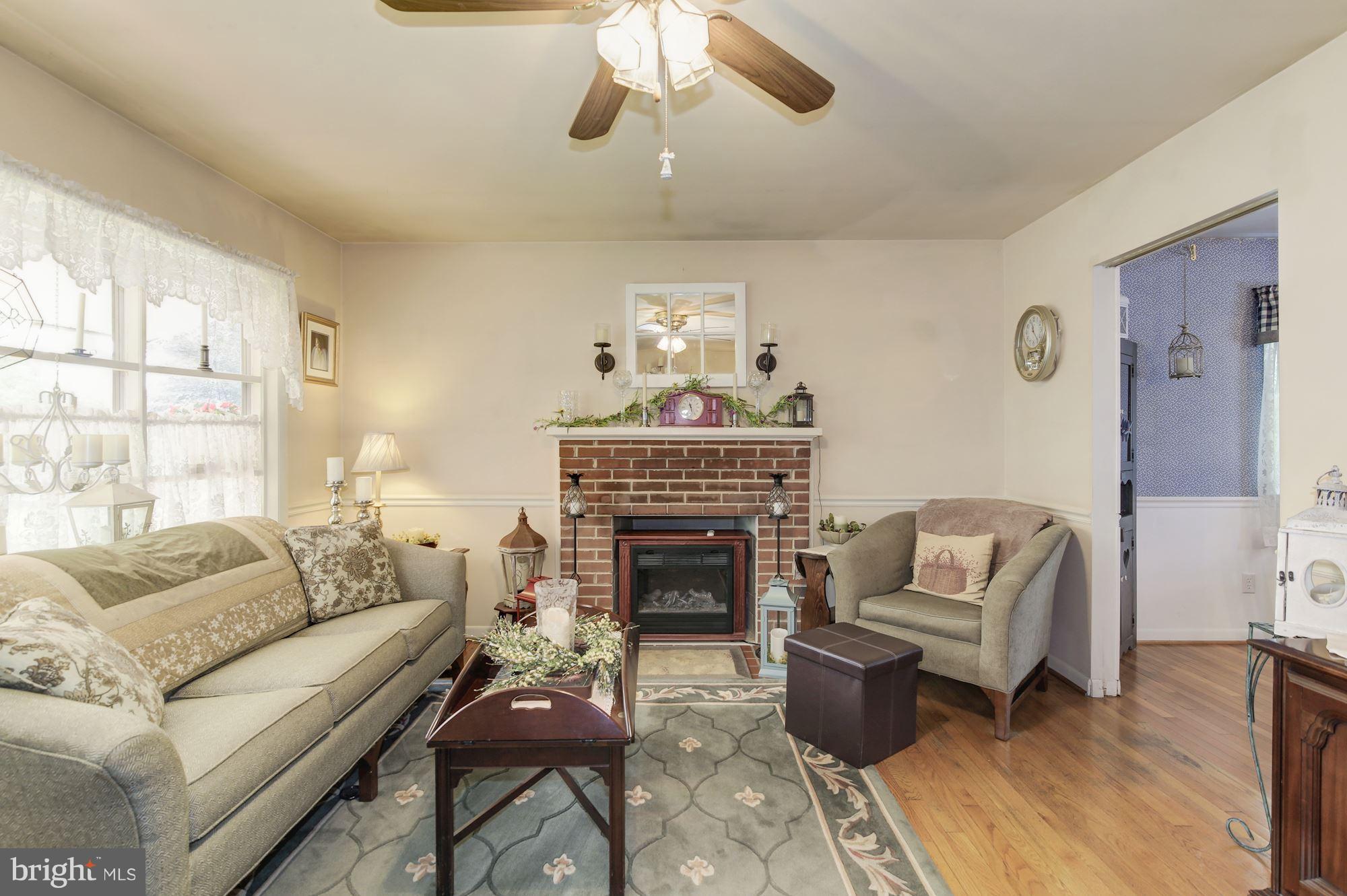 12708 Maple Street Silver Spring, MD 20904 - Photo 5 of 30 Living Room