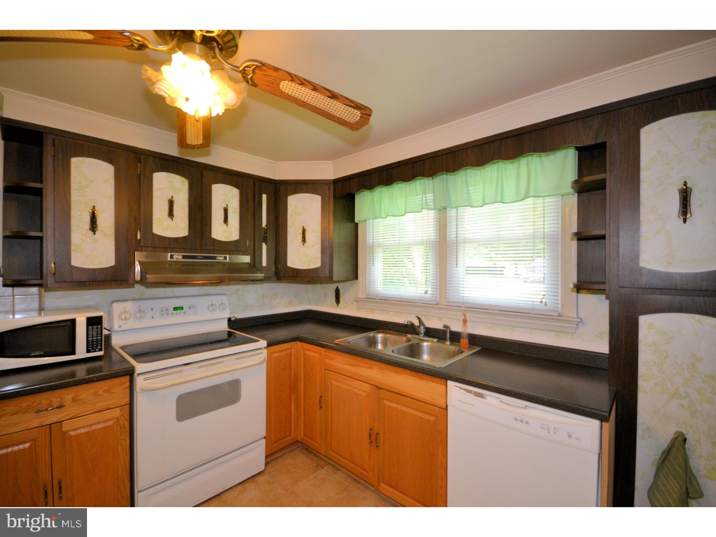 2770 Wren Road Audubon, PA 19403 - Photo 3 of 15 Gallery Image 3