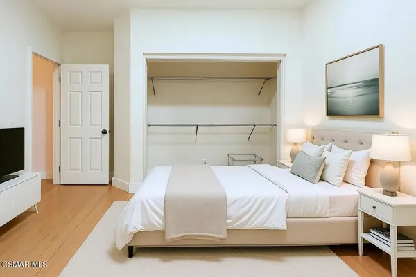 a bathroom with a toilet and a bathtub