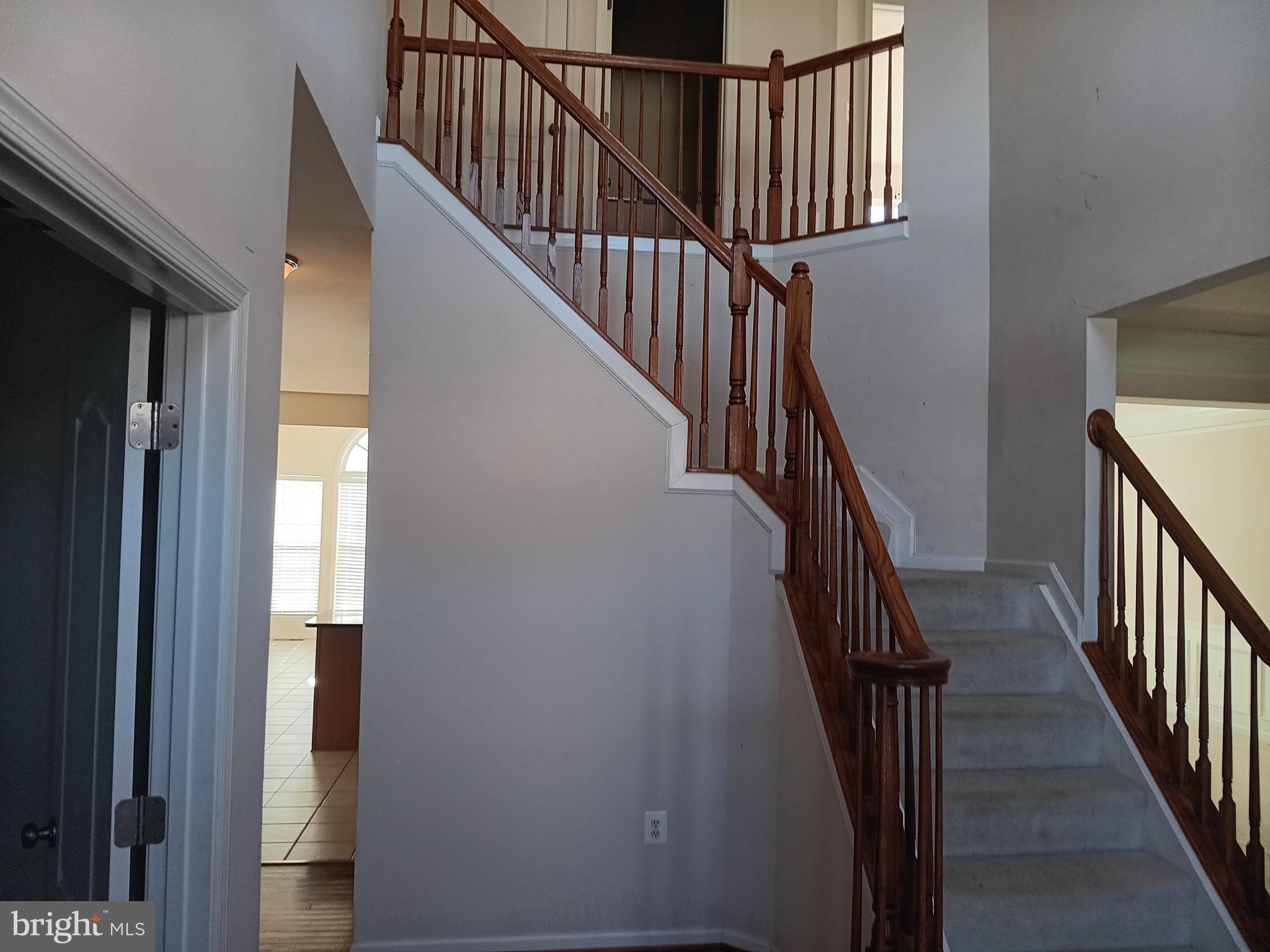 9707 Risen Star Drive Upper Marlboro, MD 20772 - Photo 6 of 35 a view of entryway