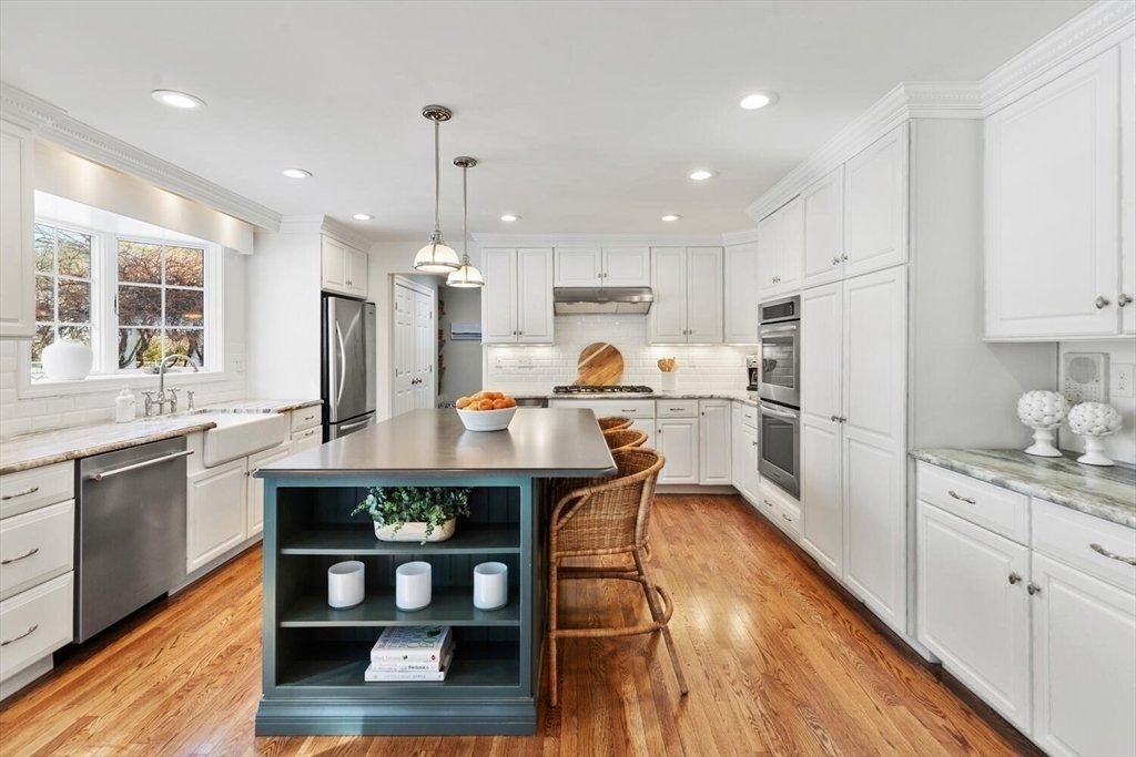735 Lowell Road Concord, MA 01742 - Photo 8 of 38