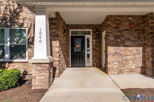 $309,000 | 1040 Westwood Village Way, Unit 302, Midlothian, VA 23114