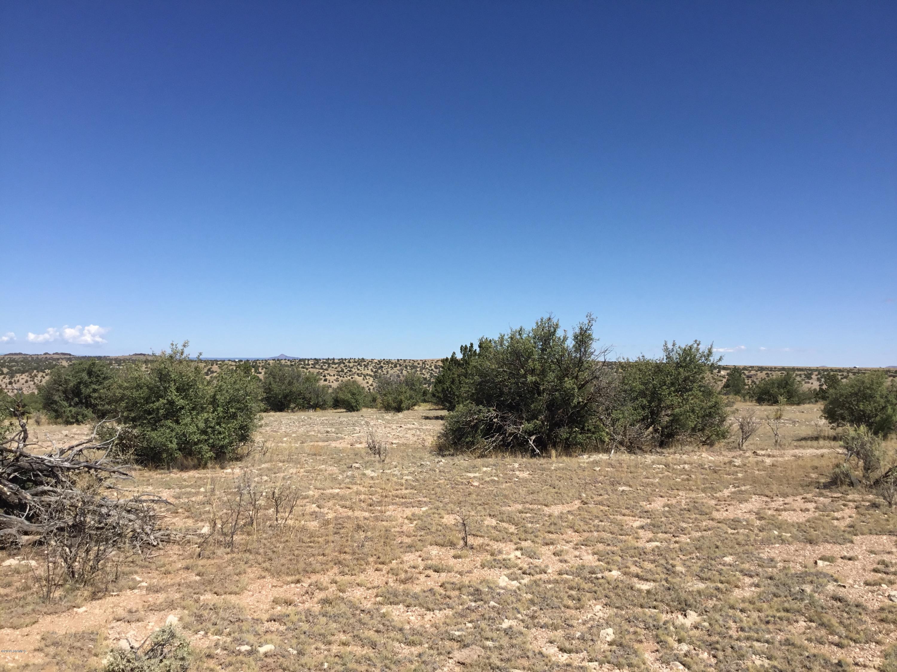 7647 Northstar Road Williams, AZ 86046 - Photo 7 of 10 04E96852-4214-46A7-B40F-E74DD8B31FD7