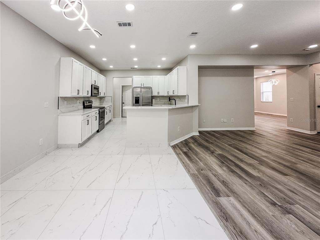 7322 Bridgeview Drive Wesley Chapel, FL 33545 - Photo 14 of 75