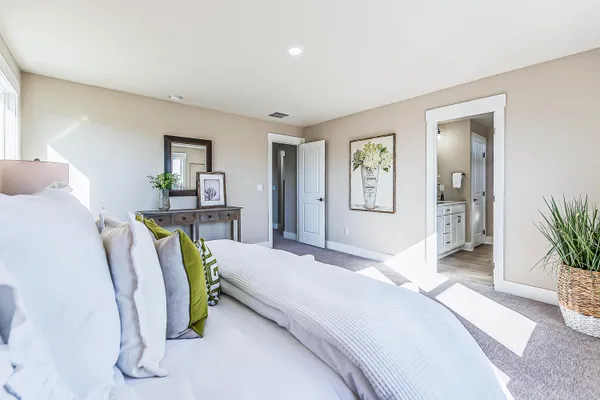 $600,000 | 720 Risdon Trail South, Saline, MI 48176