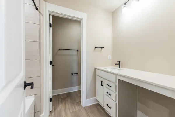 $600,000 | 720 Risdon Trail South, Saline, MI 48176