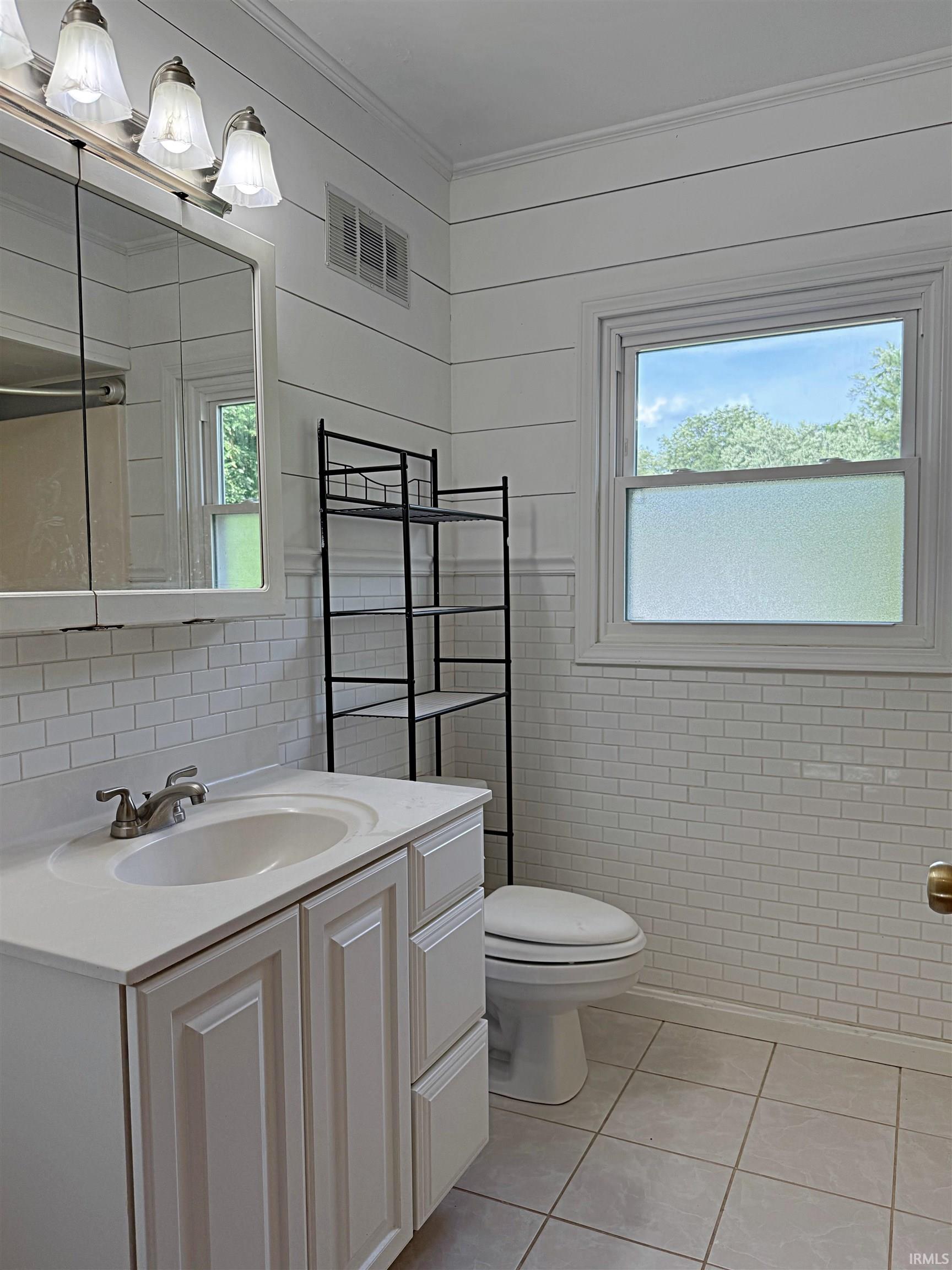 5 Green Acres Road Washington, IN 47501 - Photo 4 of 36