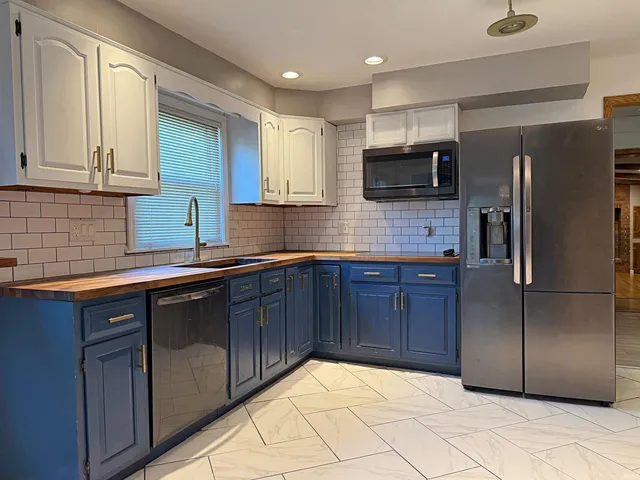 $389,900 | 5 Green Acres Road, Washington, IN 47501