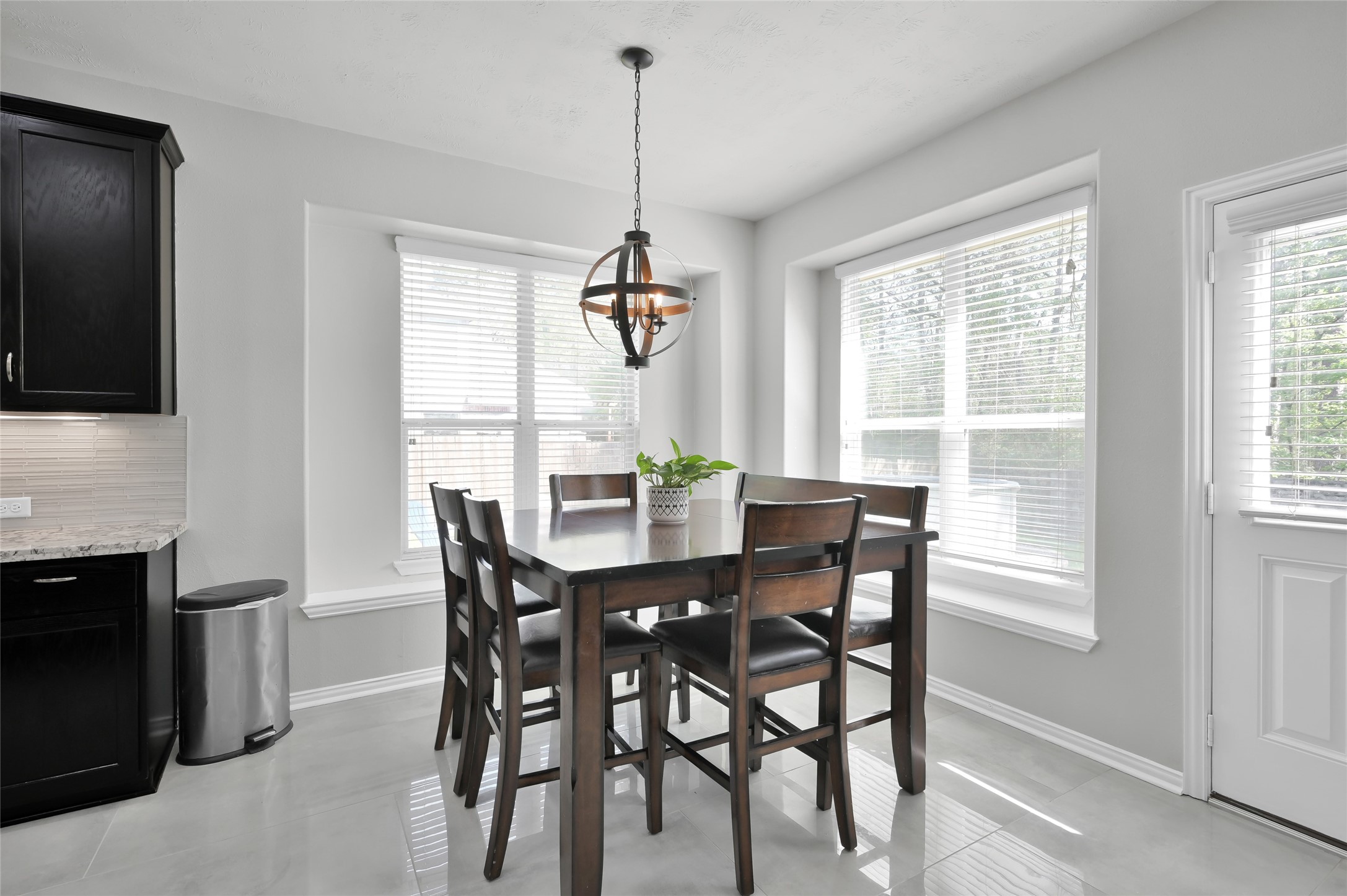 81 Palos Verde Conroe, TX 77304 - Photo 9 of 50