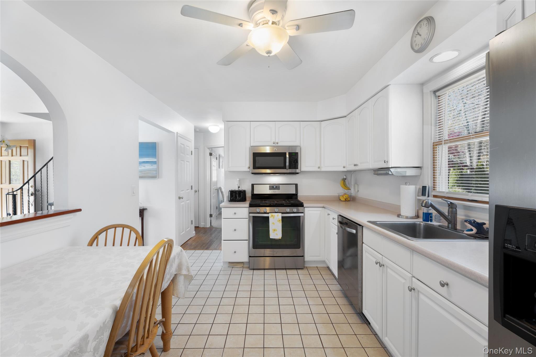 27 Summit Boulevard Westhampton, NY 11977 - Photo 7 of 24