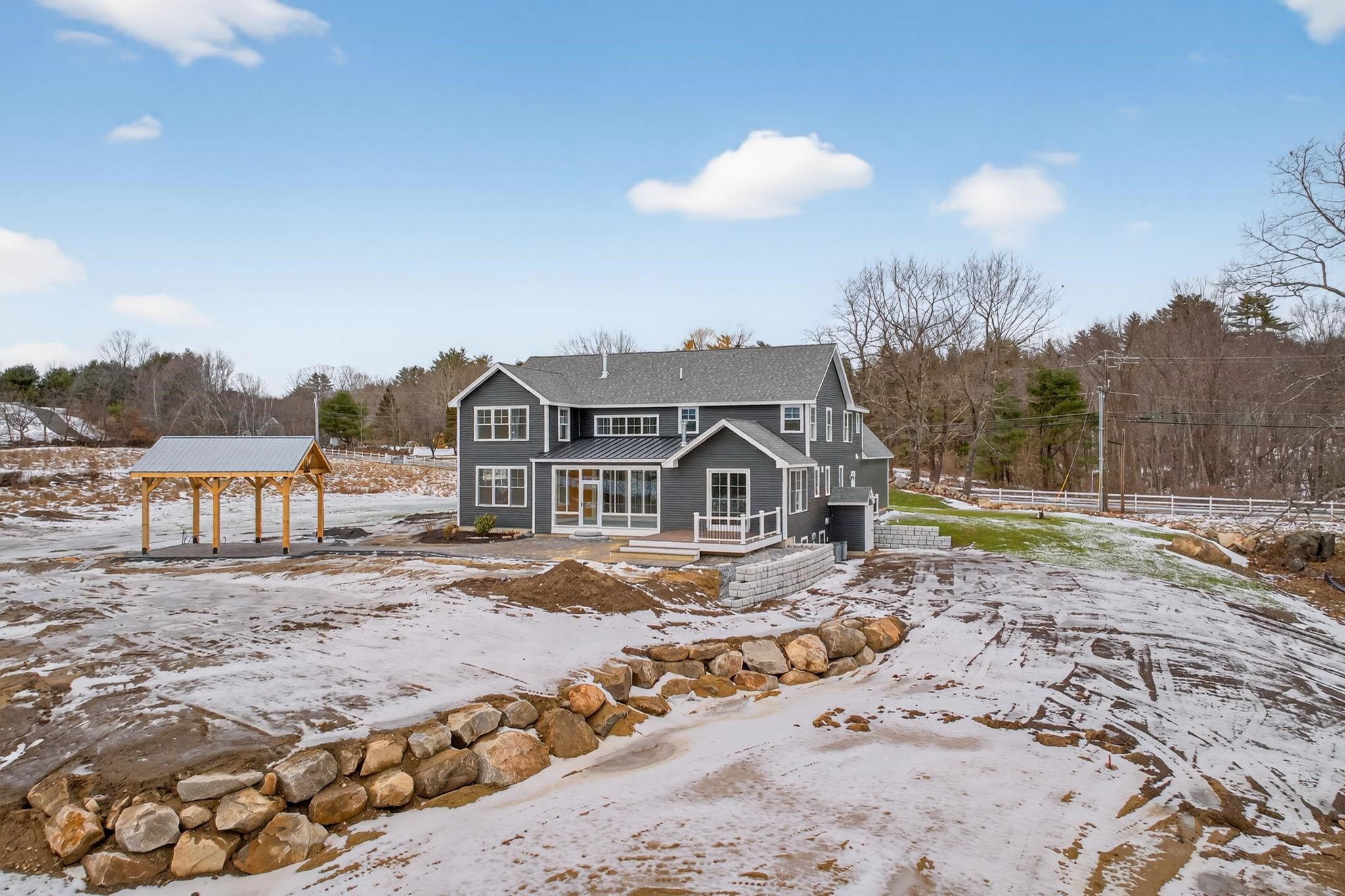 258 North Amherst Road, Unit 34 Bedford, NH 03110 - Photo 3 of 56 Gallery Image 3