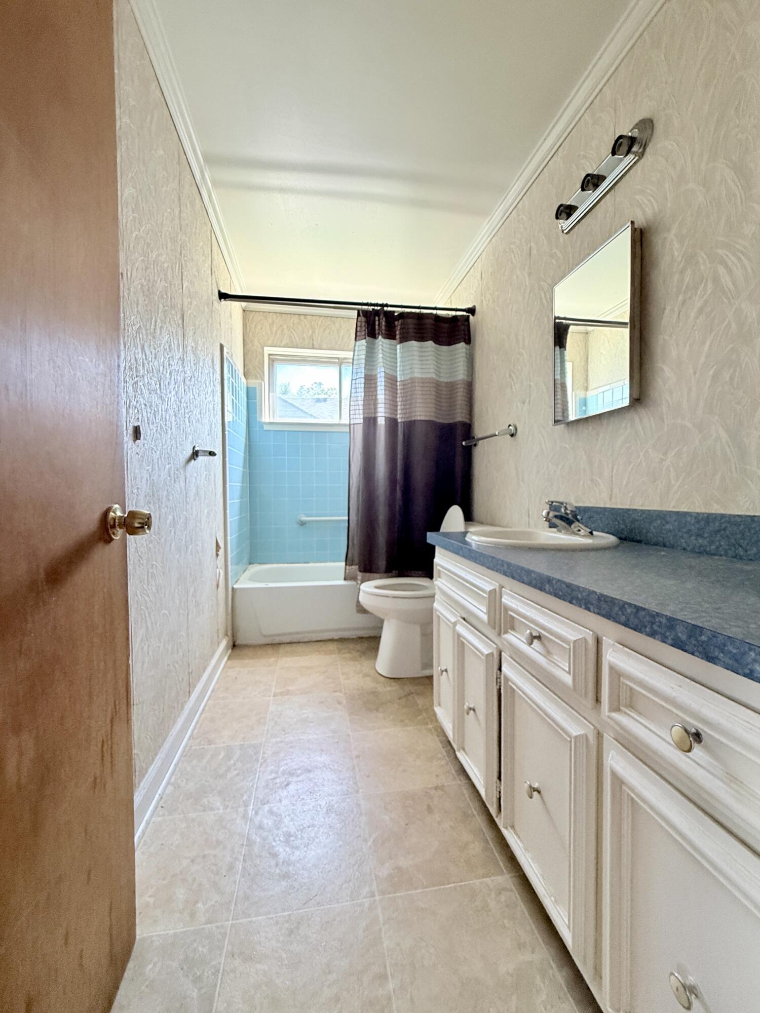 26703 Norfolk Street Inkster, MI 48141 - Photo 12 of 14 bathroom