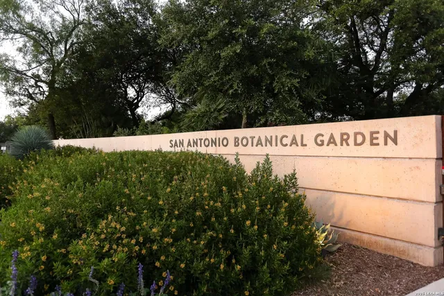 $1,995 | 220 Funston Place, San Antonio, TX 78209