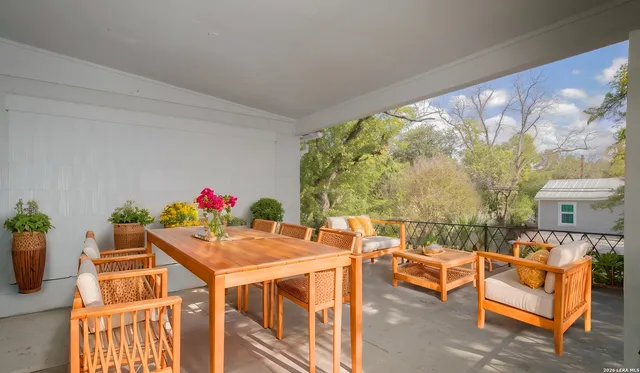 $1,995 | 220 Funston Place, San Antonio, TX 78209