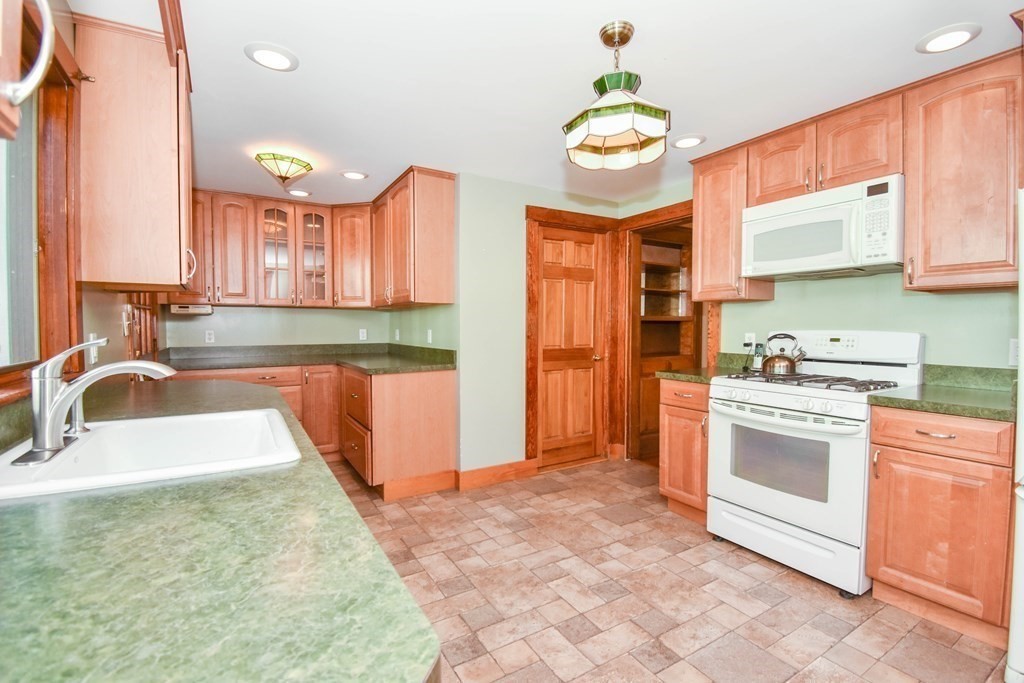 50 Cushing Street Quincy, MA 02170 - Photo 12 of 41
