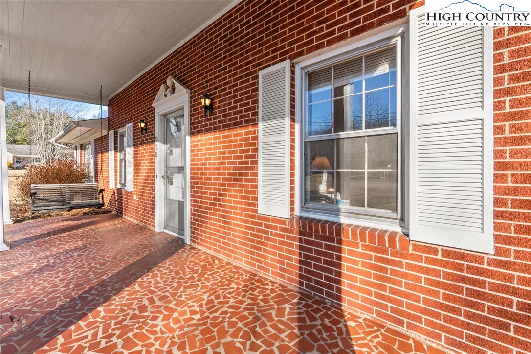 210 Gentry Street Jefferson, NC 28640 - Photo 5 of 36