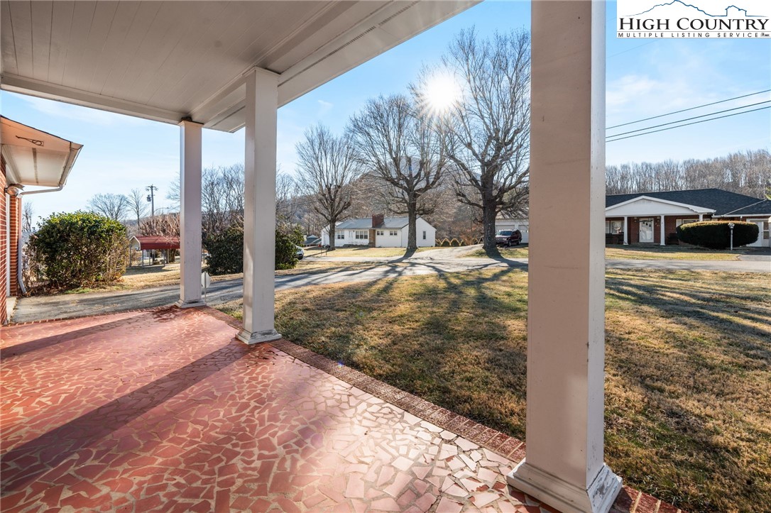 210 Gentry Street Jefferson, NC 28640 - Photo 6 of 30