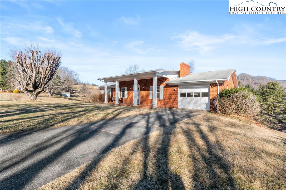 210 Gentry Street Jefferson, NC 28640 - Photo 8 of 36