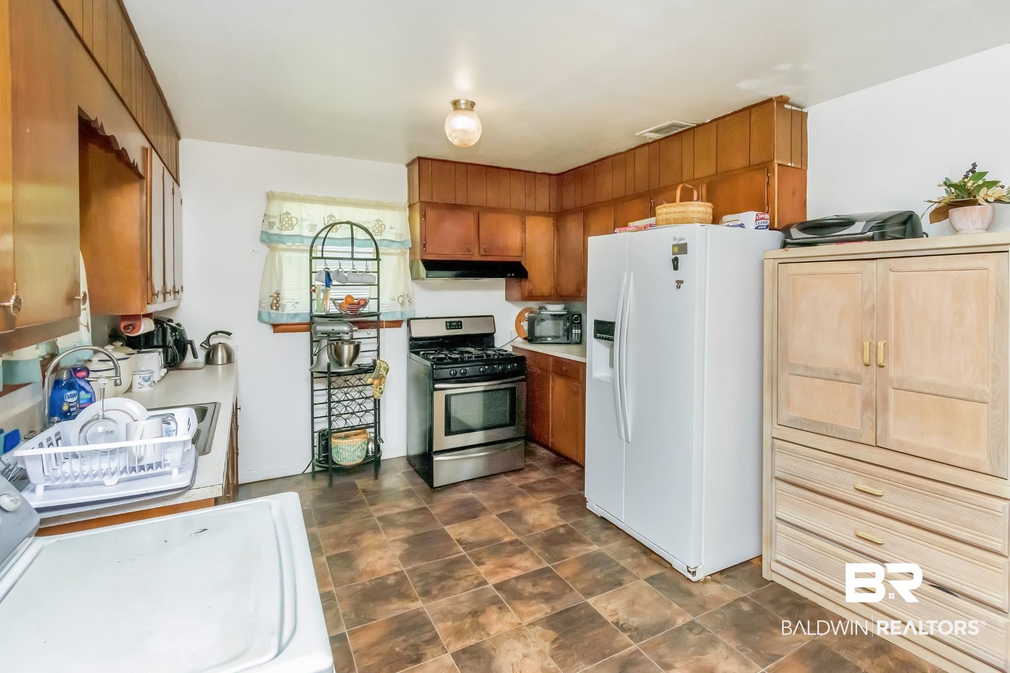 126 Item Avenue Mobile, AL 36607 - Photo 6 of 16