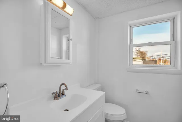 $1,975 | 102 North Black Horse Pike, Blackwood, NJ 08012