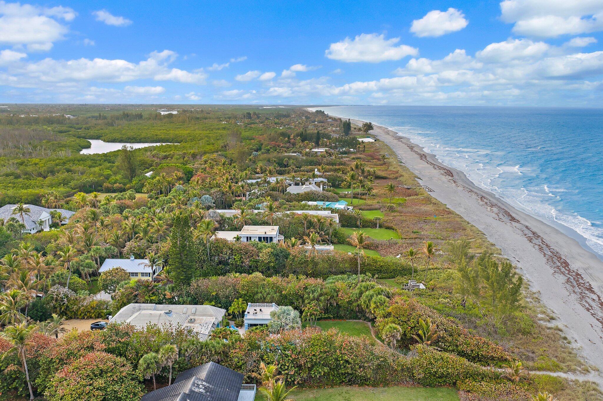31 North Beach Road Jupiter Island, FL 33455 - Photo 21 of 66 015-31NBeachRd