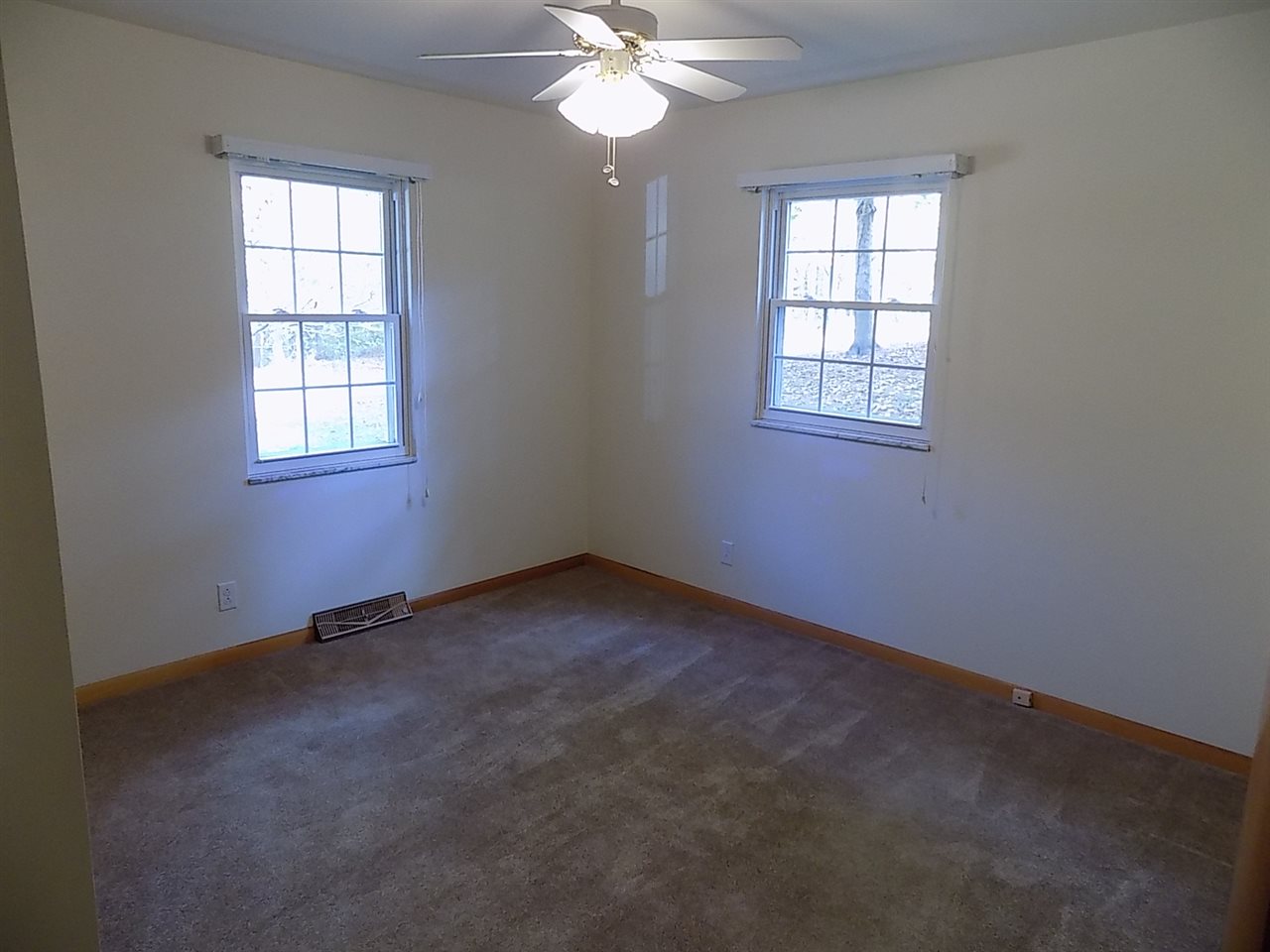 849 Smith School Road Mount Vernon, IN 47620 - Photo 11 of 26
