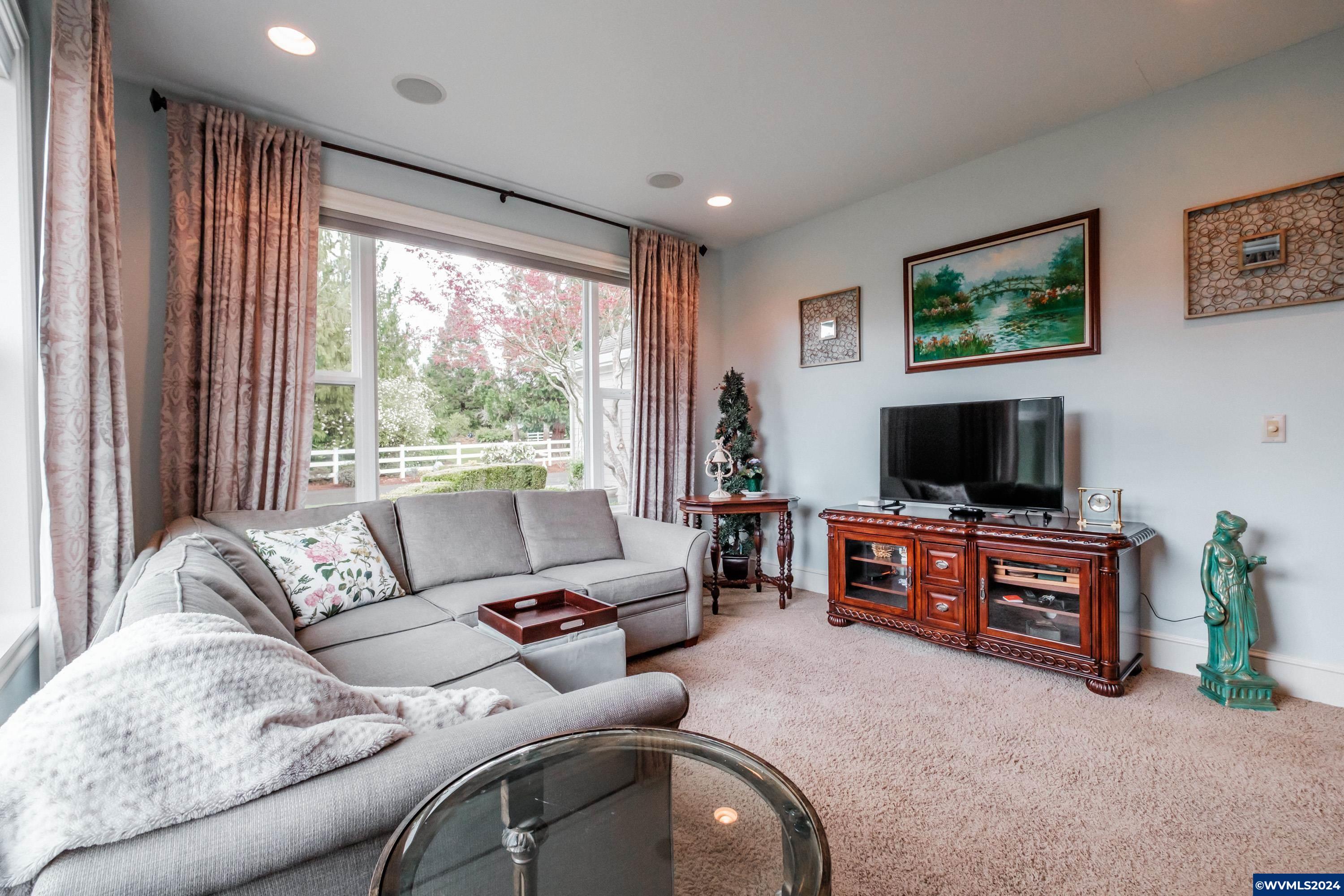 8731 Boulder Ridge Court Southeast Salem, OR 97317 - Photo 12 of 42