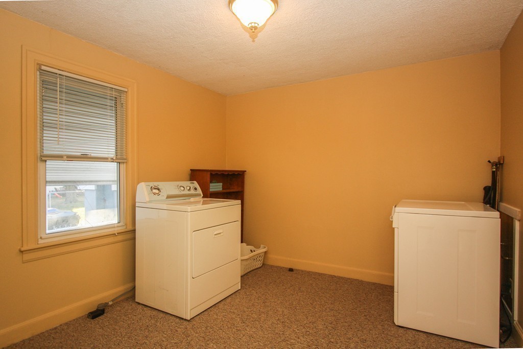 43 Dana Street Springfield, MA 01104 - Photo 18 of 28