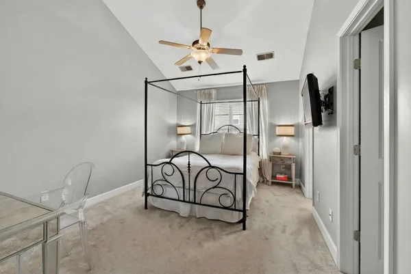 a picture of entryway