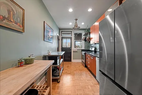 $335,000 | 1629 West Fargo Avenue, Unit 3E, Chicago, IL 60626