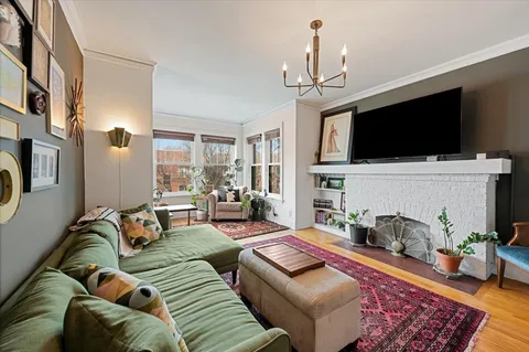 $335,000 | 1629 West Fargo Avenue, Unit 3E, Chicago, IL 60626