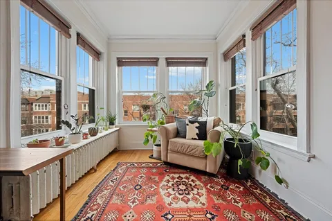 $335,000 | 1629 West Fargo Avenue, Unit 3E, Chicago, IL 60626