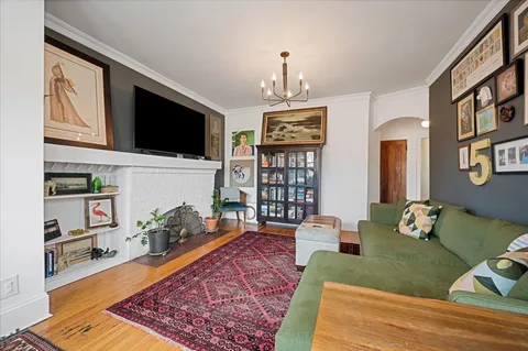 $335,000 | 1629 West Fargo Avenue, Unit 3E, Chicago, IL 60626